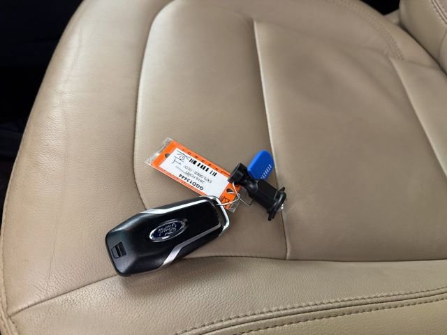 Used 2016 Ford Explorer XLT w/ Equipment Group 202A image 30