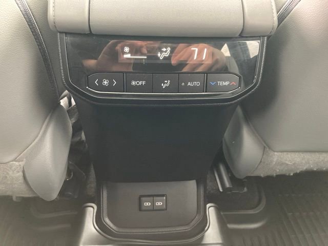 Certified 2023 Toyota Highlander XLE image 21