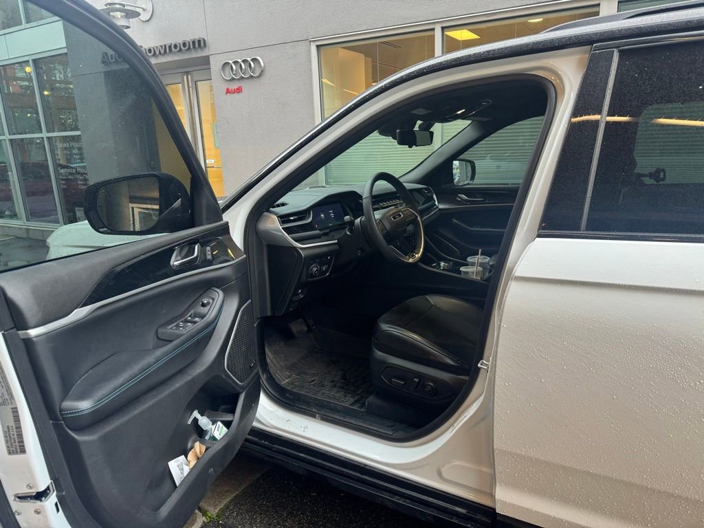 Used 2023 Jeep Grand Cherokee Trailhawk w/ Advanced Protech Group II image 43