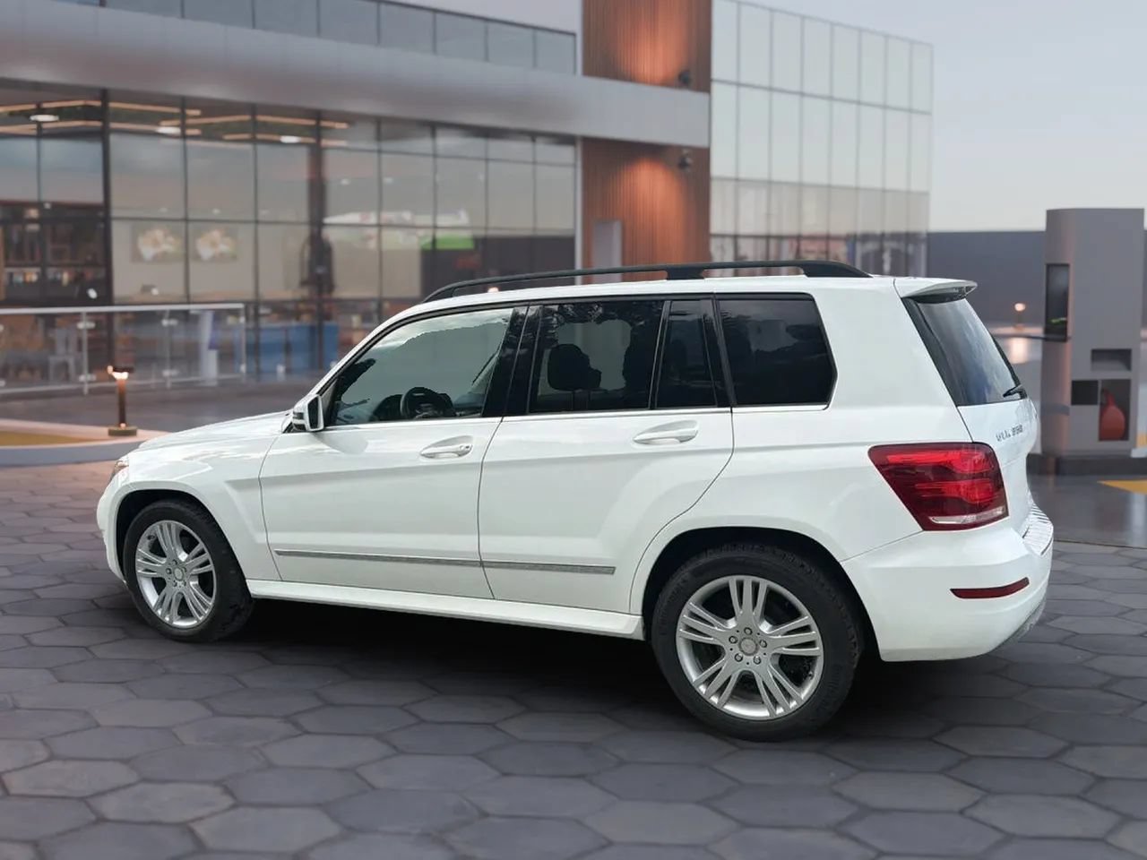 Used 2015 Mercedes-Benz GLK 350 2WD image 6