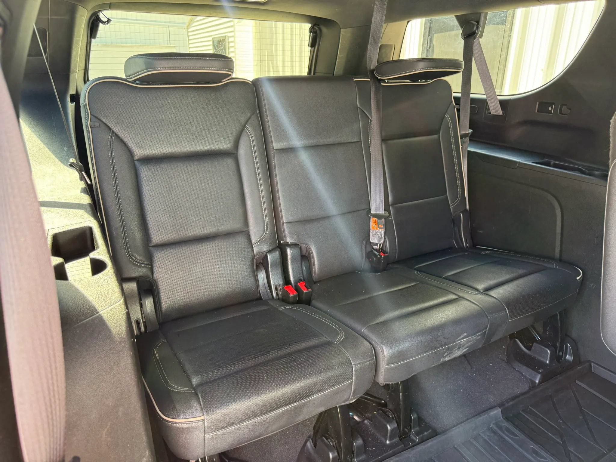Used 2023 Chevrolet Suburban Premier w/ Premium Package 2 AWD/4WD image 12