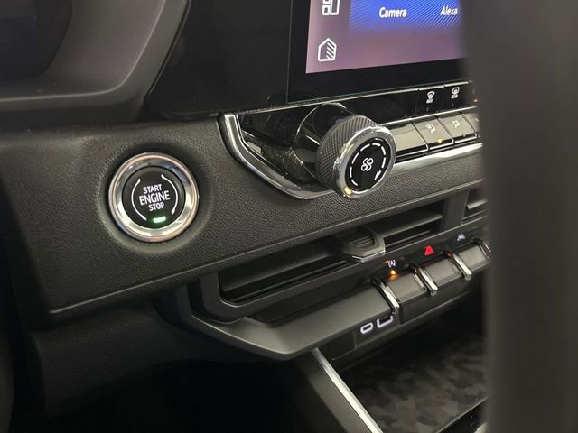 Used 2023 Chevrolet Colorado Trail Boss w/ Technology Package image 46