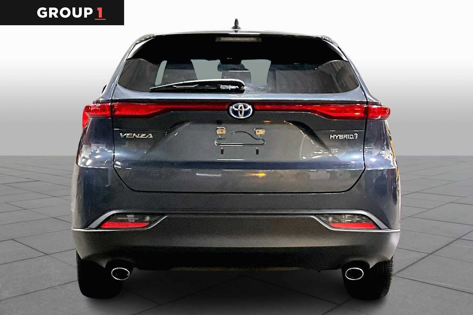 Certified 2021 Toyota Venza LE image 4