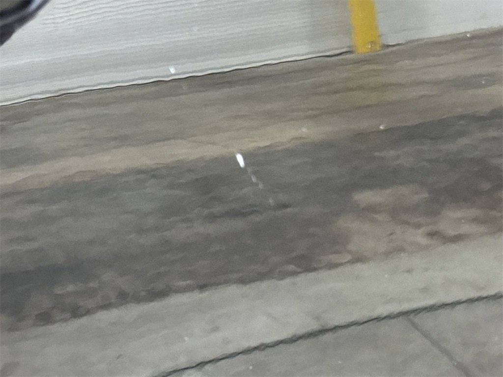 Used 2017 Chevrolet Suburban LT w/ Luxury Package image 32