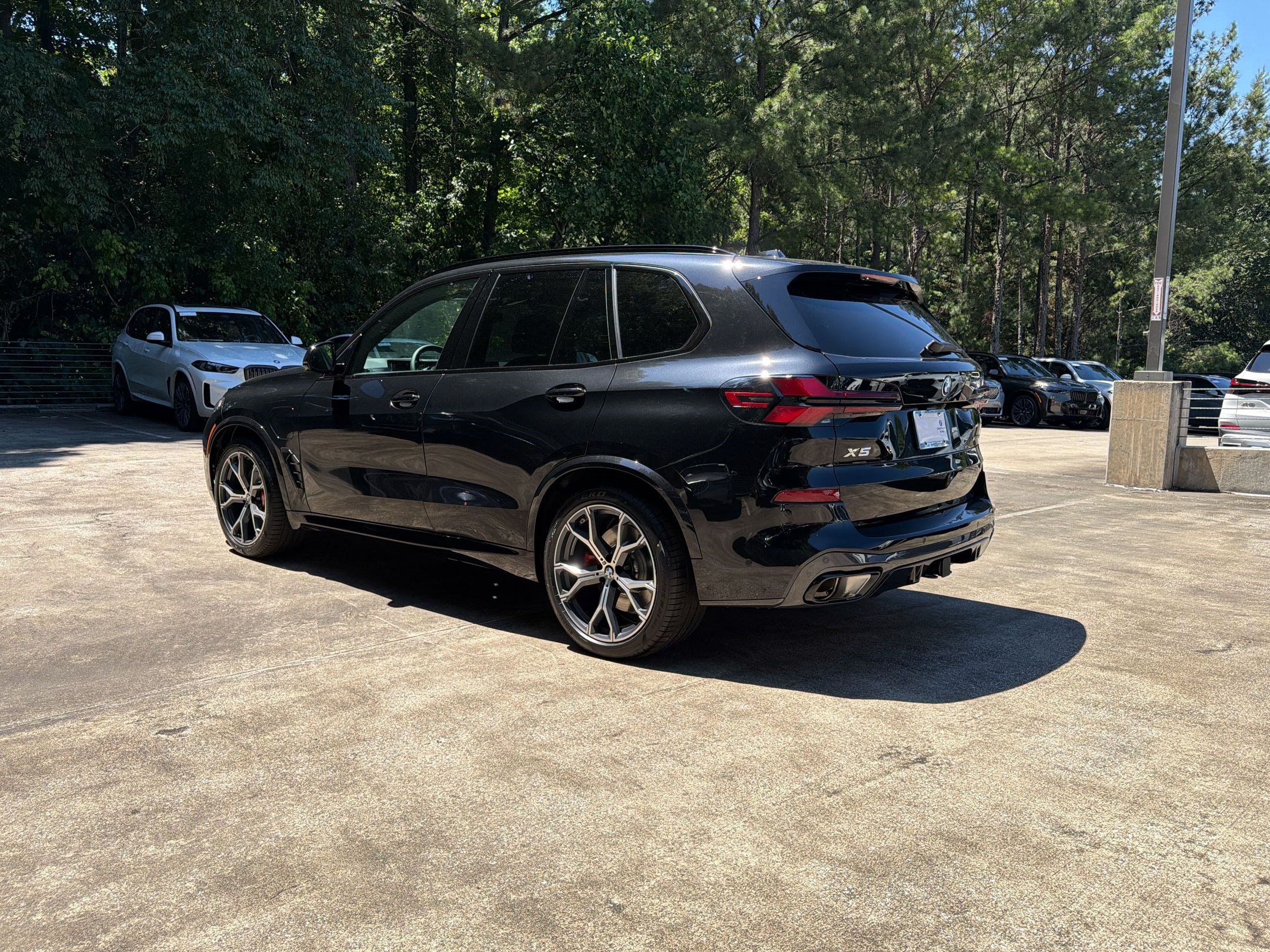 New 2026 BMW X5 xDrive50e w/ M Sport Package AWD/4WD image 2