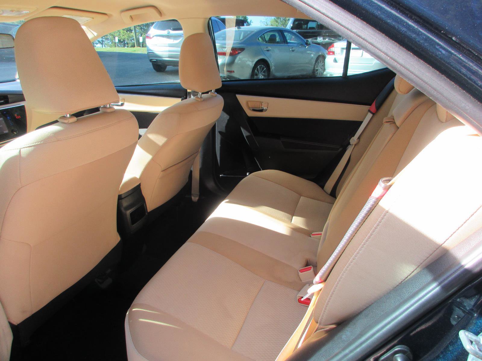 Used 2018 Toyota Corolla LE image 16