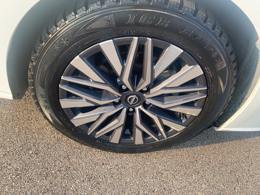 Used 2025 Nissan Altima 2.5 SV FWD image 21