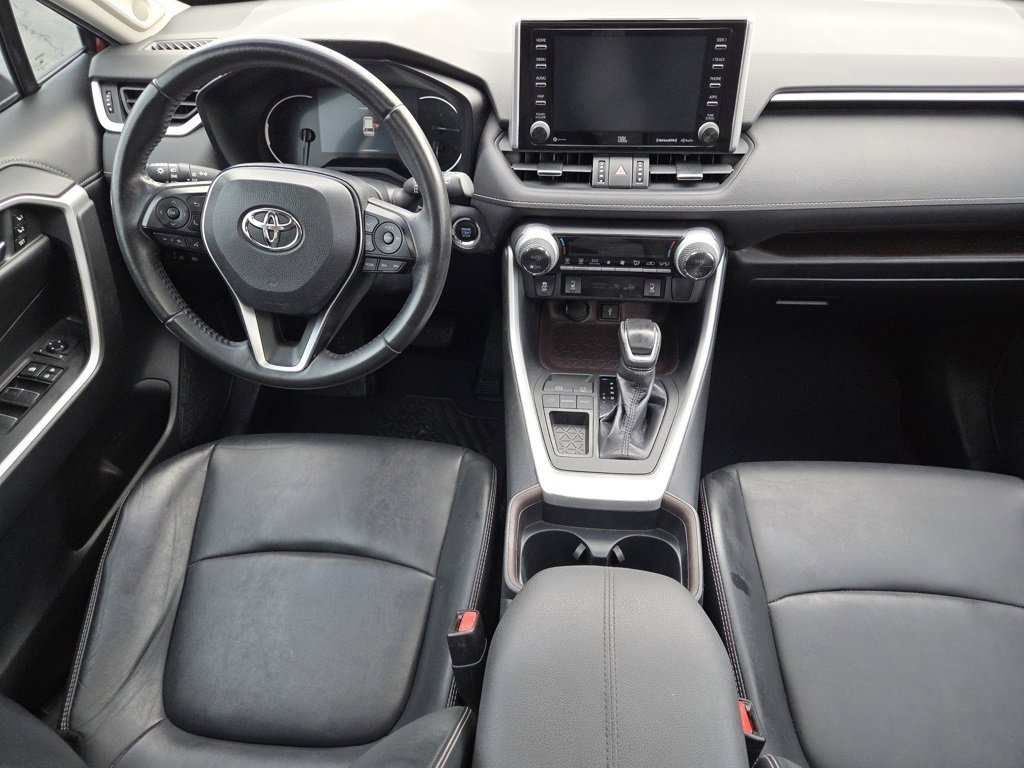 Used 2020 Toyota RAV4 Limited image 29