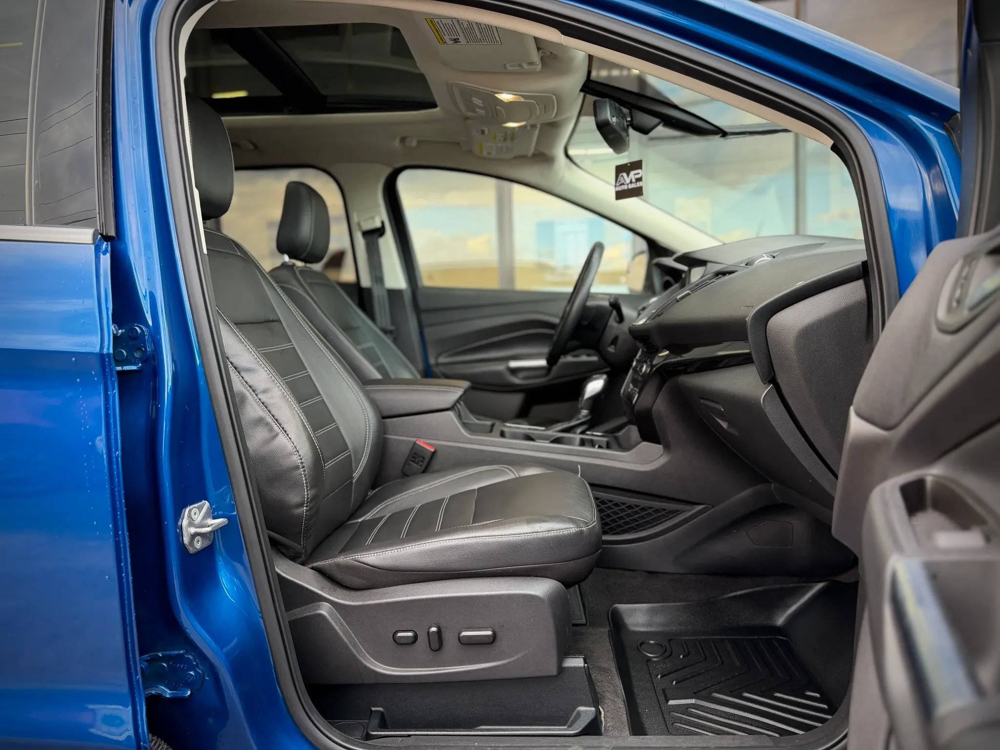 Used 2018 Ford Escape Titanium AWD/4WD image 20
