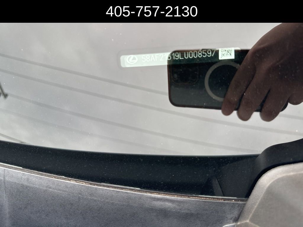 Used 2020 Lexus ES 300h Ultra Luxury w/ Accessory Package 2 image 5