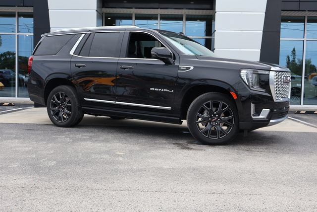 Used 2024 GMC Yukon Denali w/ Advanced Technology Package AWD/4WD image 2