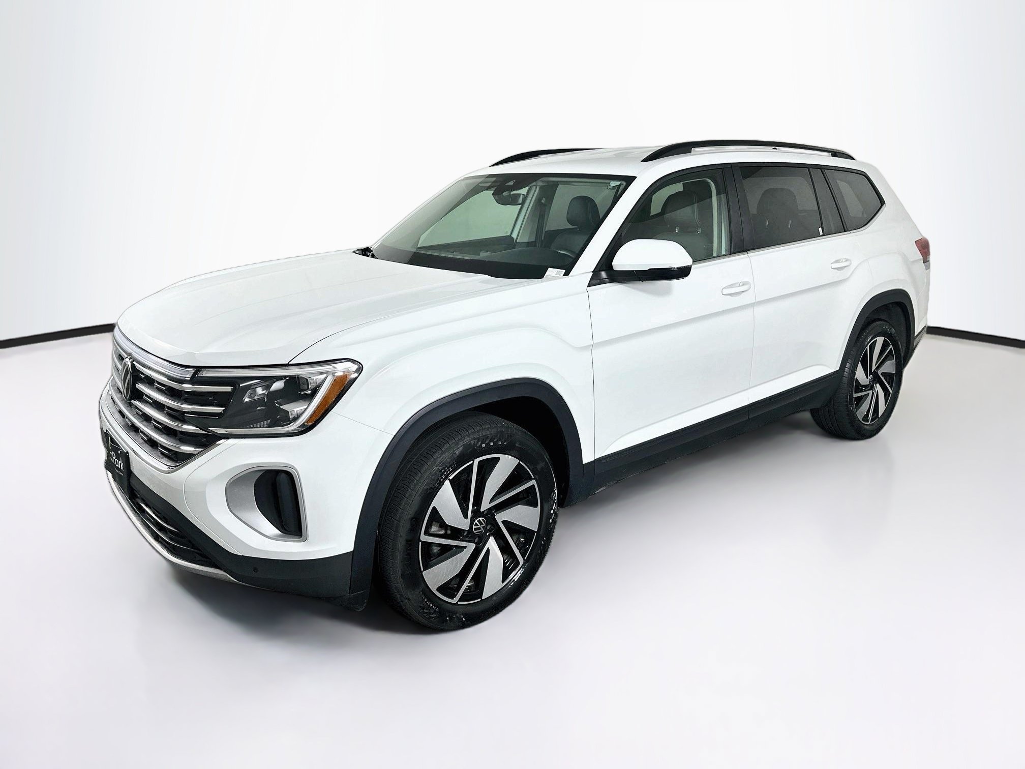 Used 2025 Volkswagen Atlas SE FWD image 3