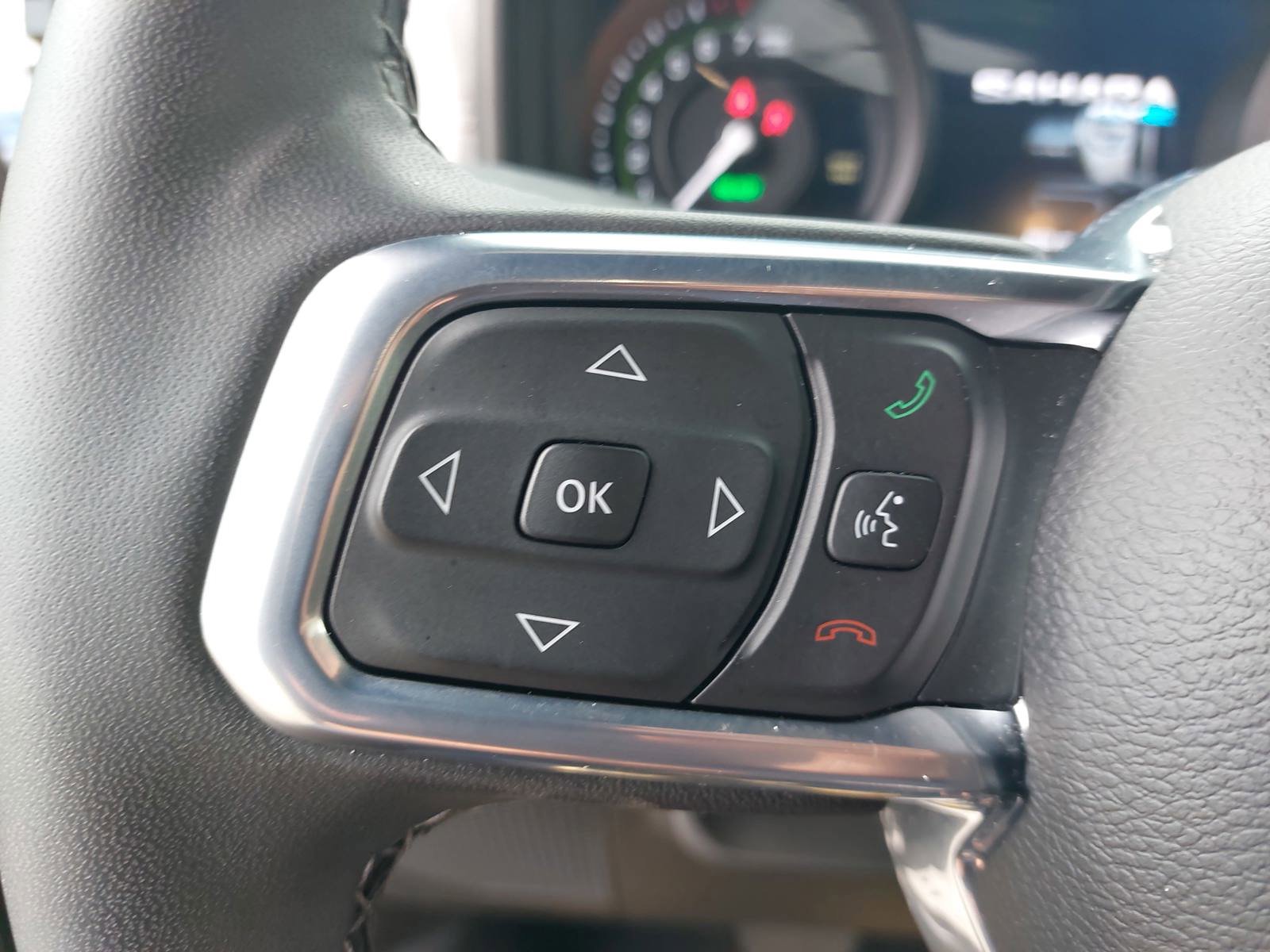 Used 2025 Jeep Wrangler Unlimited Sahara w/ Safety Group AWD/4WD image 18