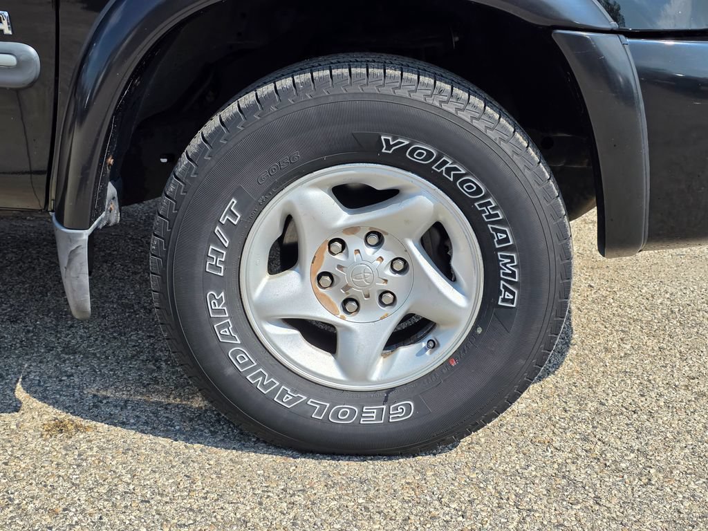 Used 2004 Toyota Tundra SR5 w/ TRD Off-Road Pkg AWD/4WD image 9