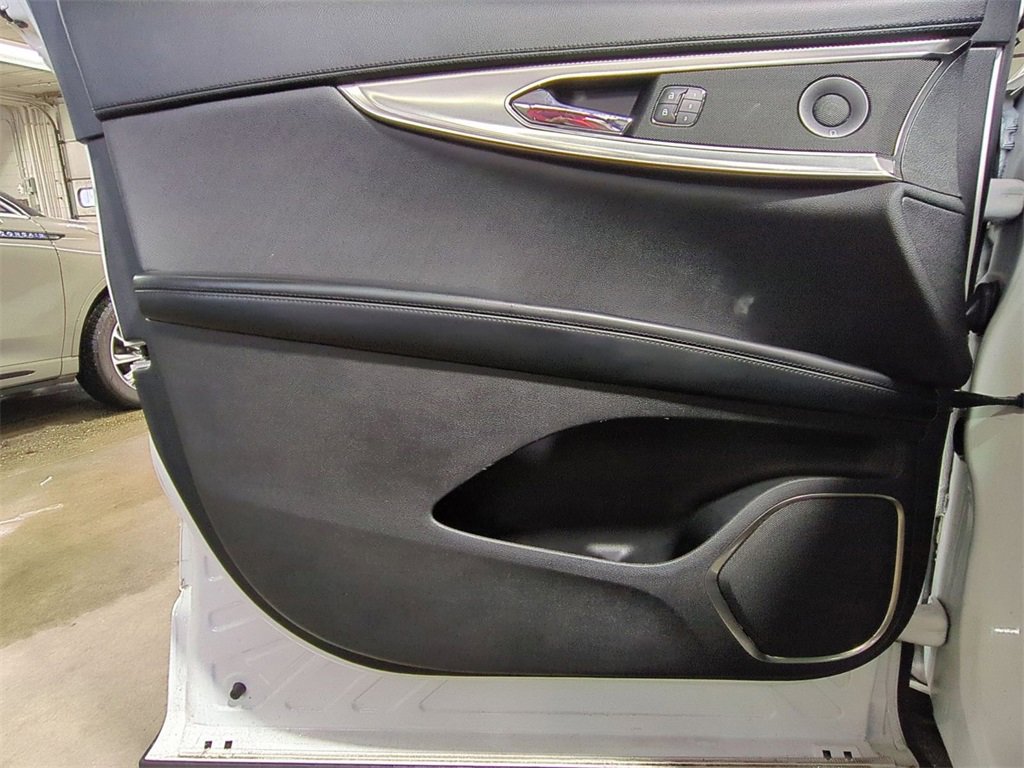 Certified 2020 Lincoln Nautilus Reserve image 11