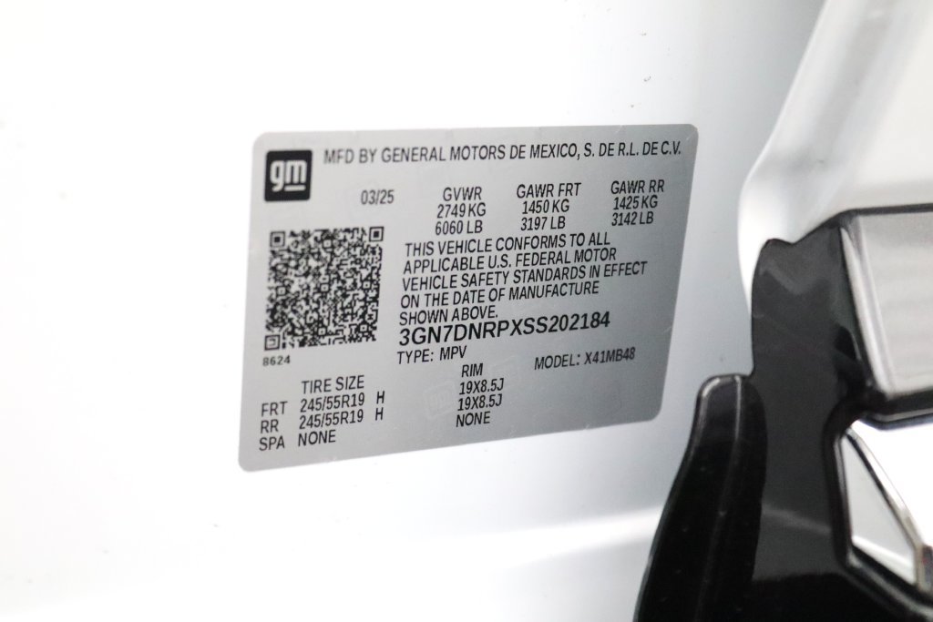 Certified 2025 Chevrolet Equinox EV LT FWD image 34