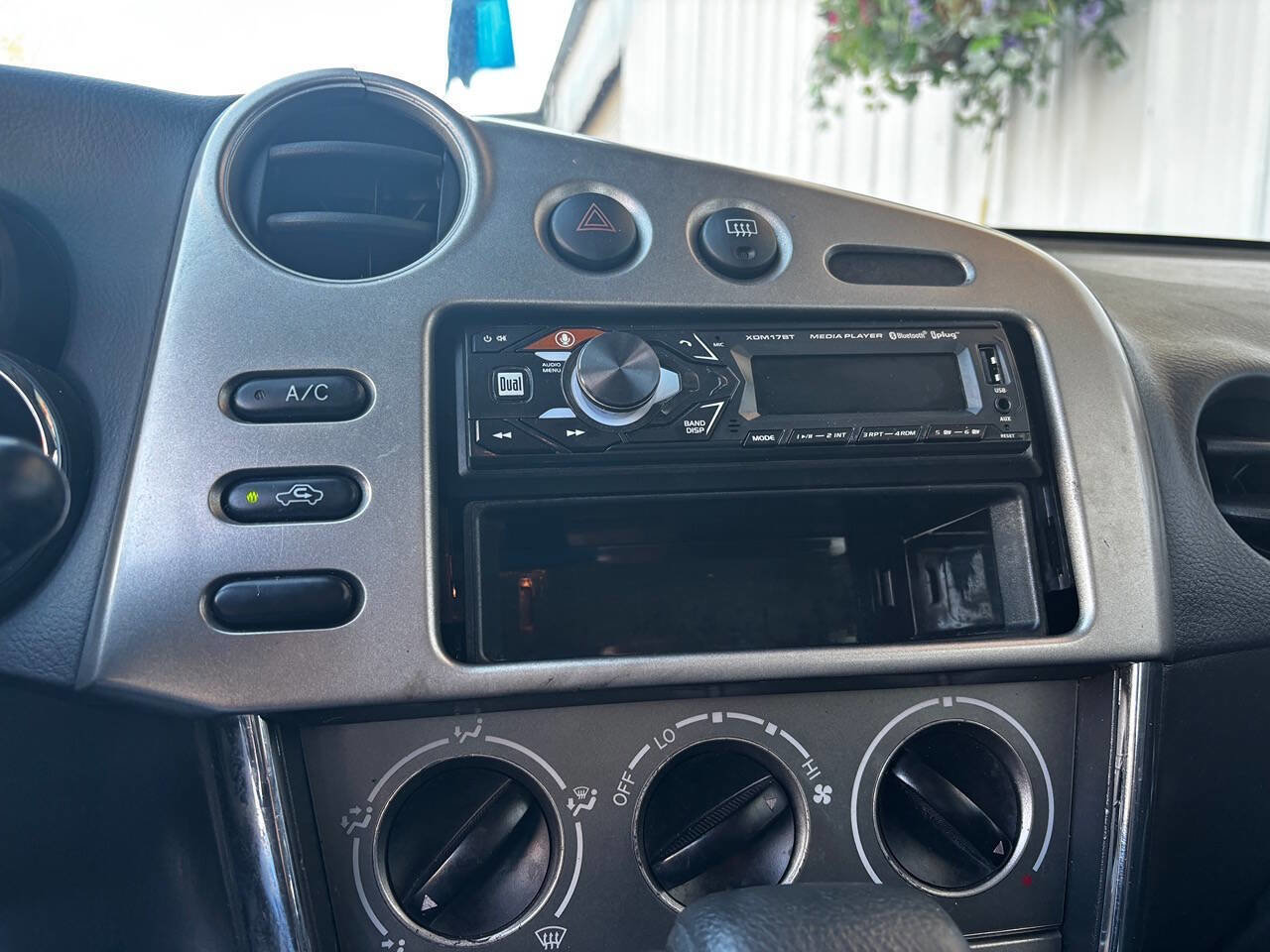 Used 2003 Pontiac Vibe w/ Power Group Value Package image 23
