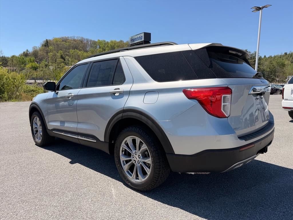 Used 2023 Ford Explorer XLT w/ Equipment Group 202A AWD/4WD image 5
