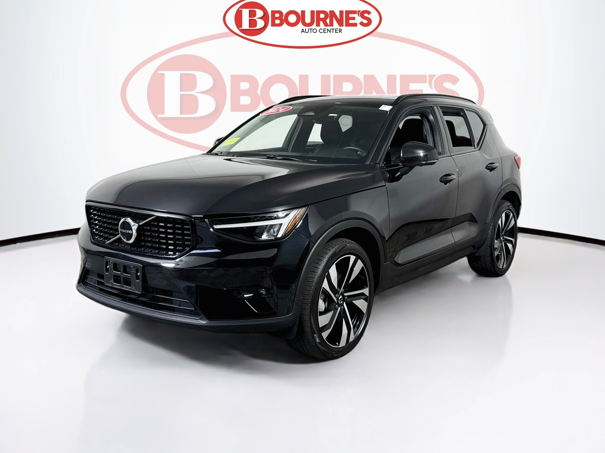 Used 2024 Volvo XC40 B5 Plus w/ Climate Package AWD/4WD image 8