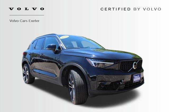 Used 2023 Volvo XC40 B5 Ultimate w/ Protection Package Premier AWD/4WD video 1