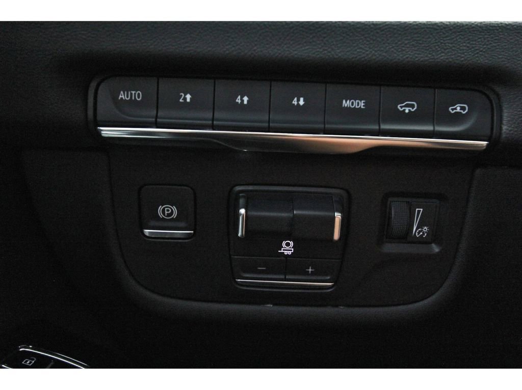 Certified 2025 Cadillac Escalade ESV Premium Luxury w/ Touring Package image 20