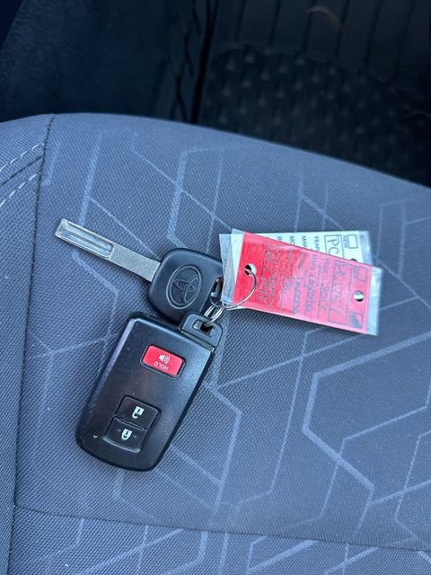 Used 2017 Toyota Tacoma TRD Off-Road w/ Tow Package (A/T) image 38