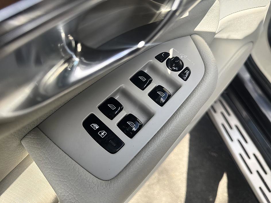 Used 2021 Volvo XC90 T6 Momentum w/ Climate Package image 10