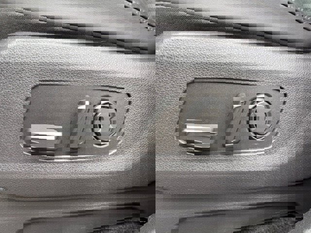 Used 2023 Kia Carnival EX image 14