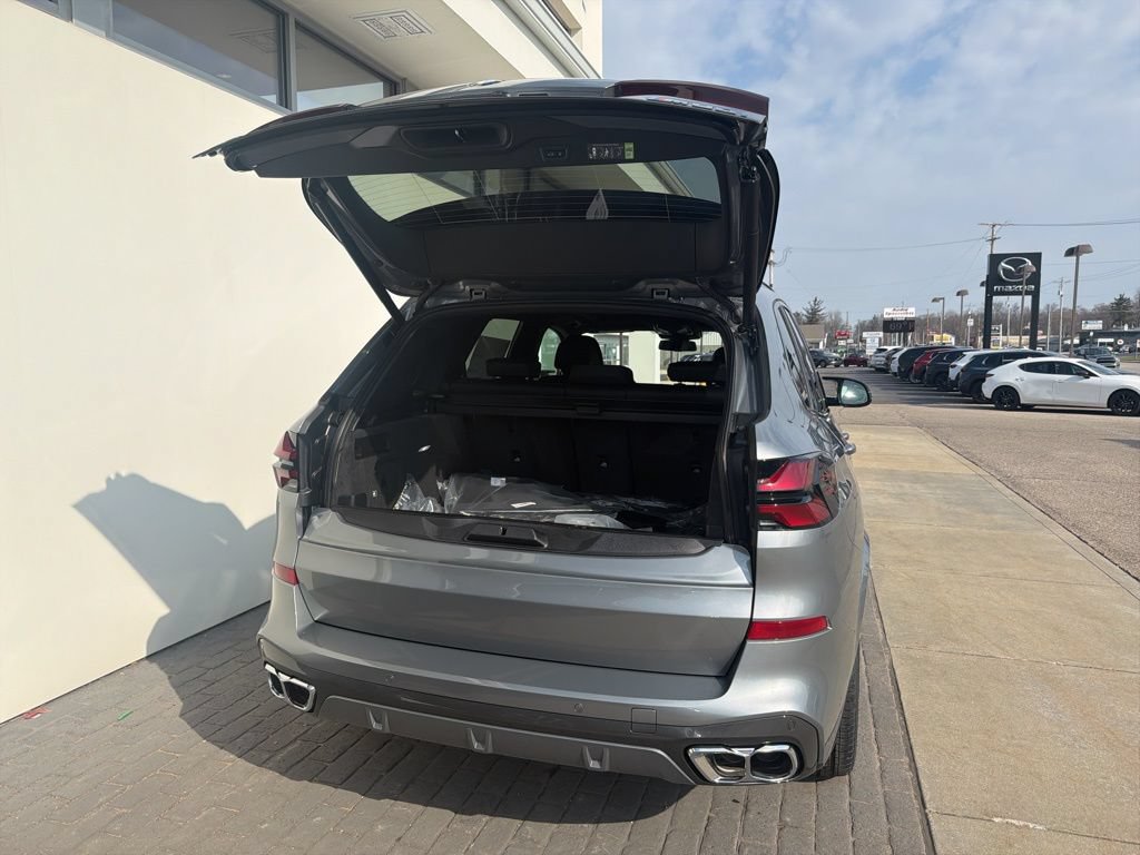 New 2026 BMW X5 M60i w/ Climate Comfort Package AWD/4WD image 8