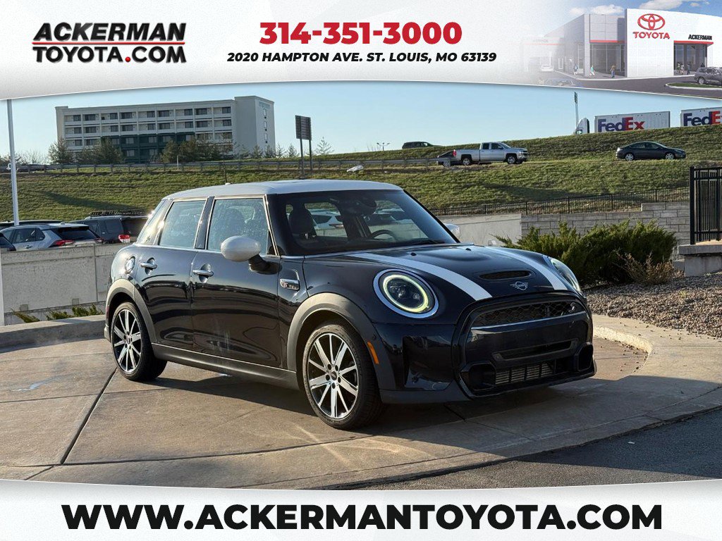 Used 2022 MINI Cooper S w/ Driver Assistance Package image 1