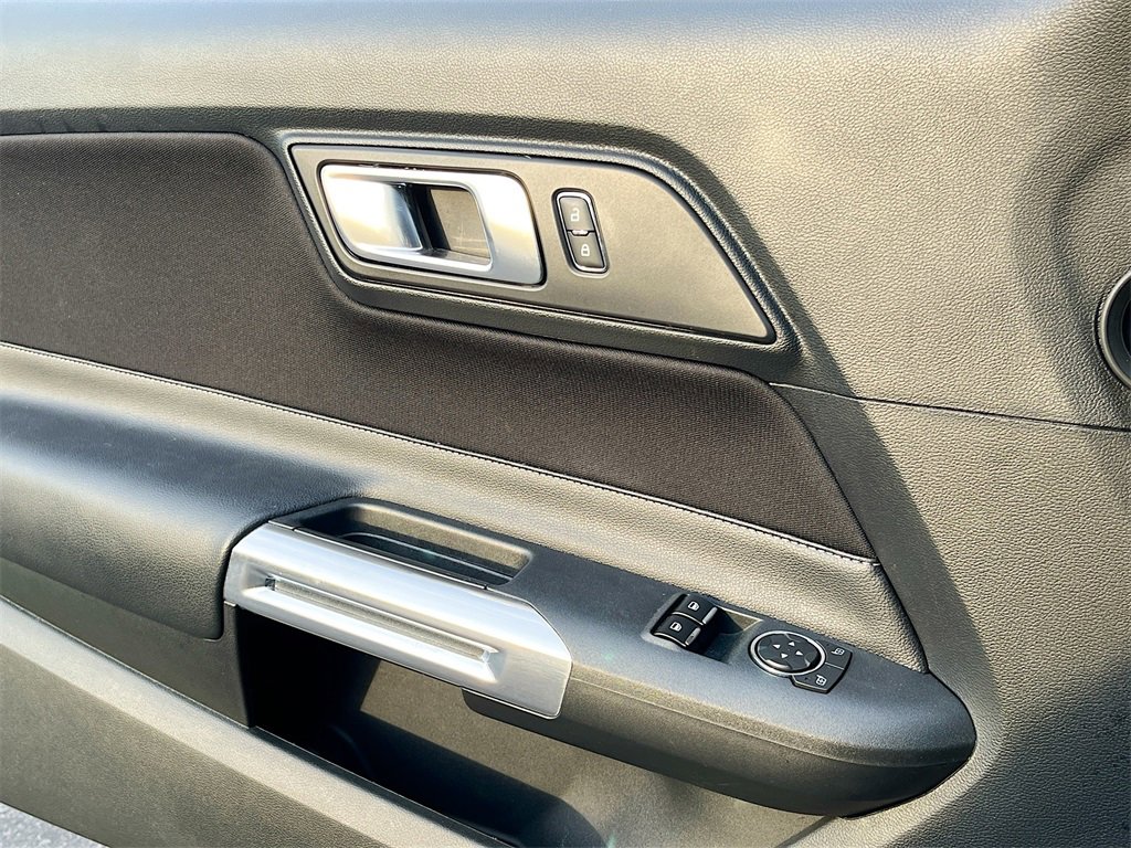 Used 2020 Ford Mustang Coupe image 17