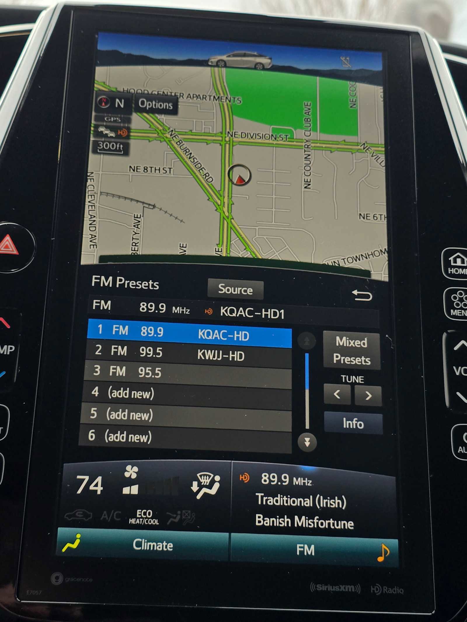 Used 2021 Toyota Prius Prime XLE image 34