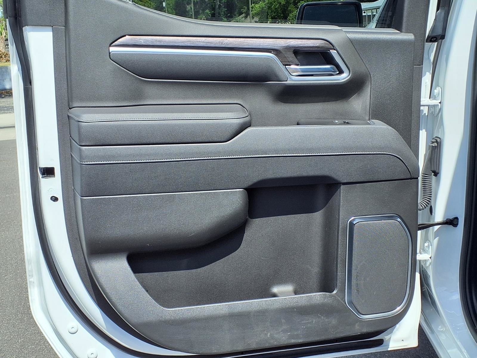 Used 2025 Chevrolet Silverado 1500 LTZ AWD/4WD image 18