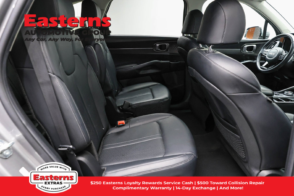 Used 2023 Kia Sorento EX AWD/4WD image 25