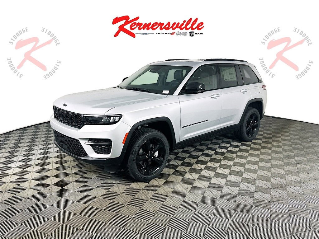 New 2025 Jeep Grand Cherokee Altitude image 3