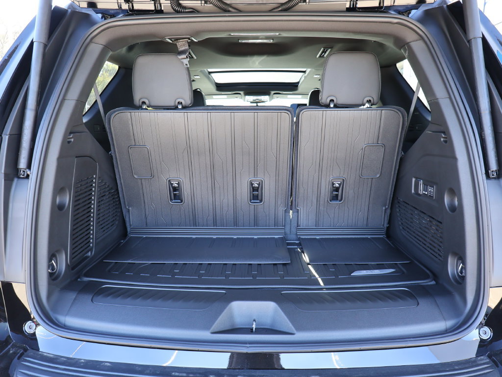 New 2026 GMC Yukon Elevation w/ Elevation Premium Package AWD/4WD image 36