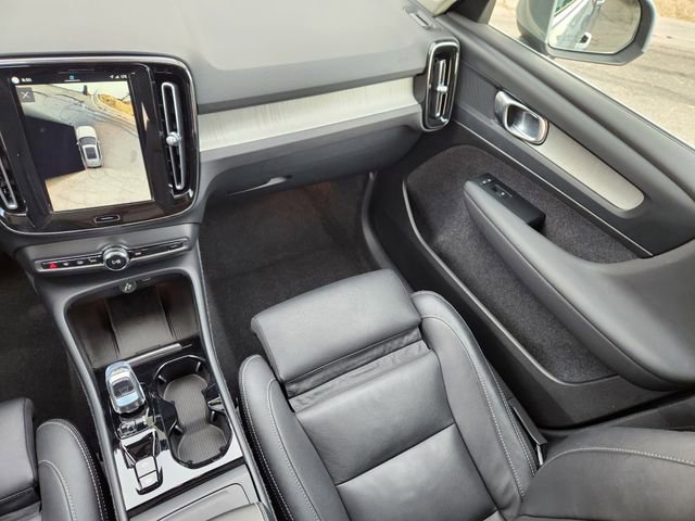 Certified 2024 Volvo XC40 B5 Plus image 14