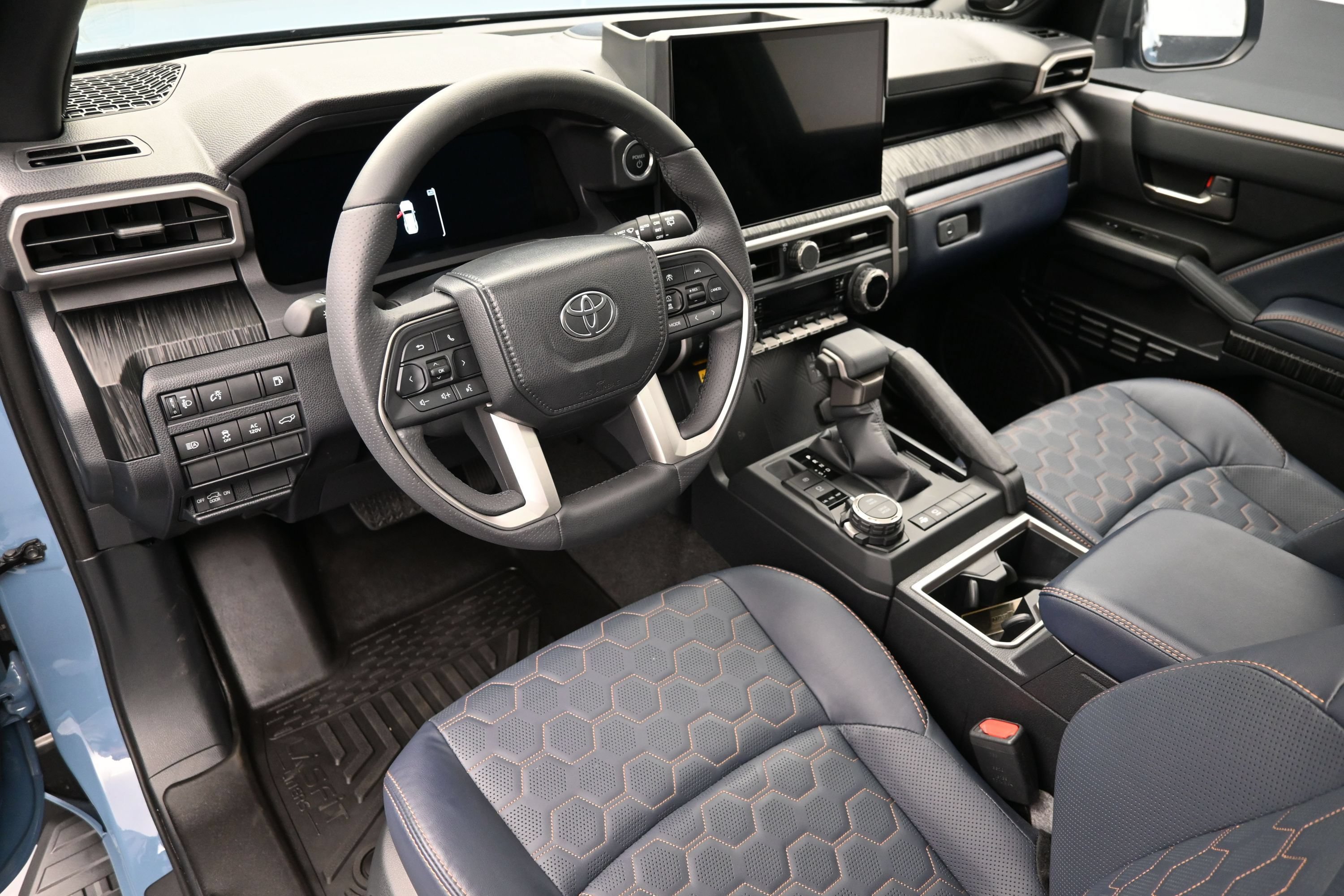 Used 2026 Toyota 4Runner Platinum AWD/4WD image 22