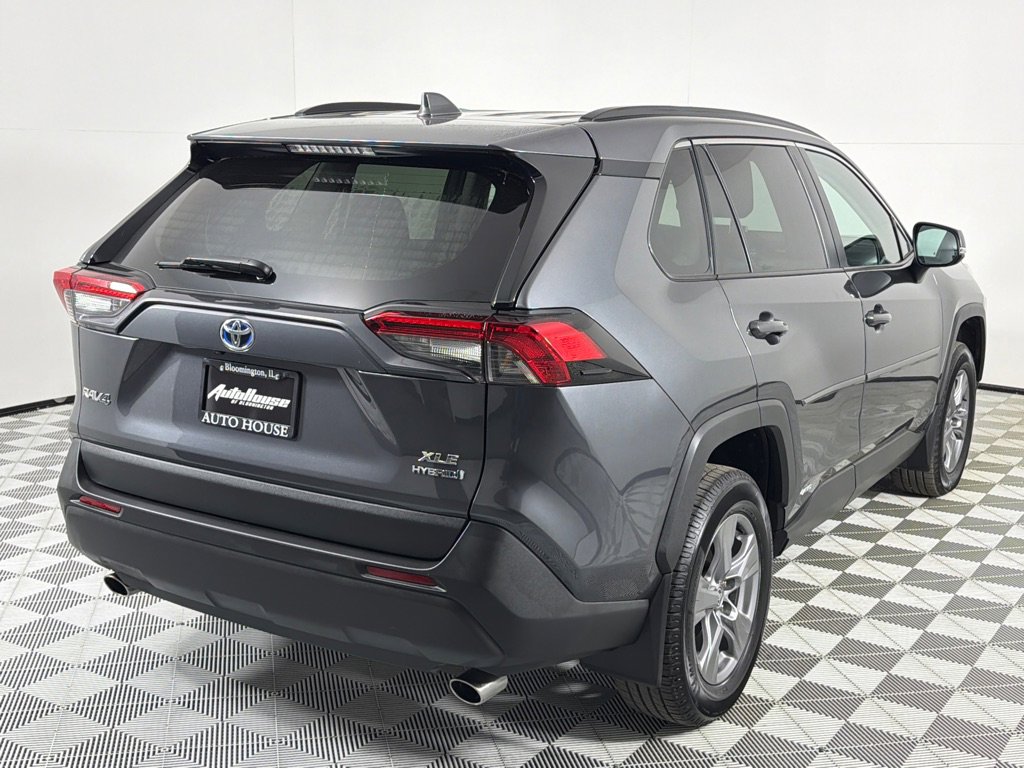 Used 2023 Toyota RAV4 XLE image 5