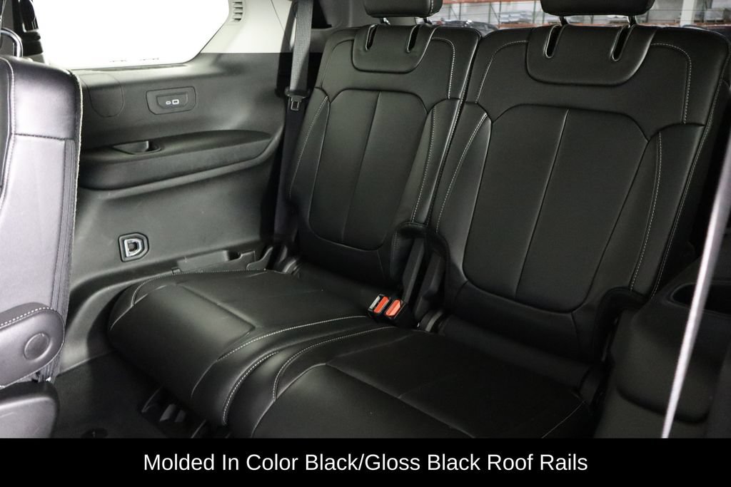 Used 2022 Jeep Grand Cherokee L Limited w/ Black Appearance Package RWD image 17
