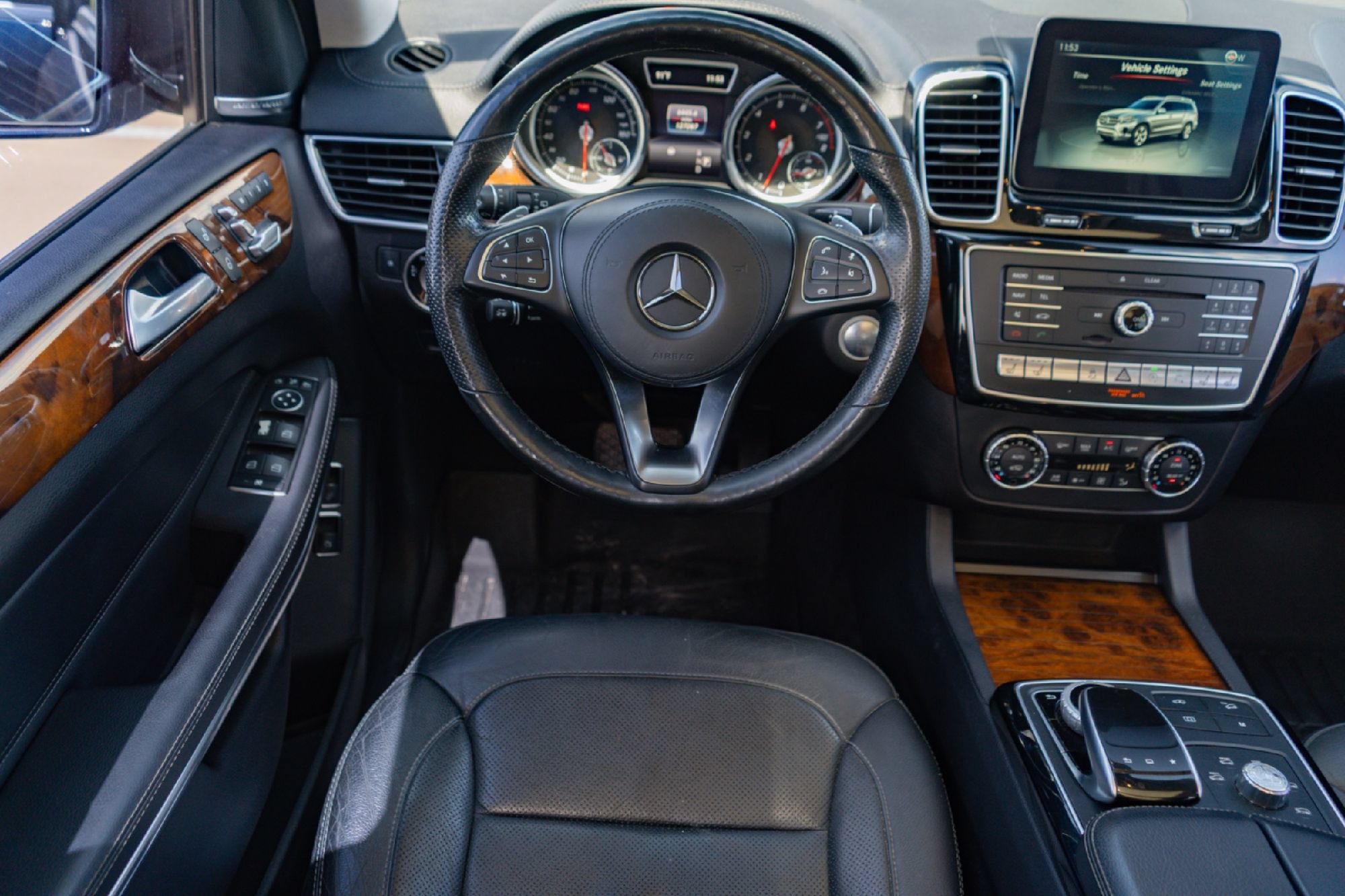 Used 2017 Mercedes-Benz GLS 550 4MATIC image 22