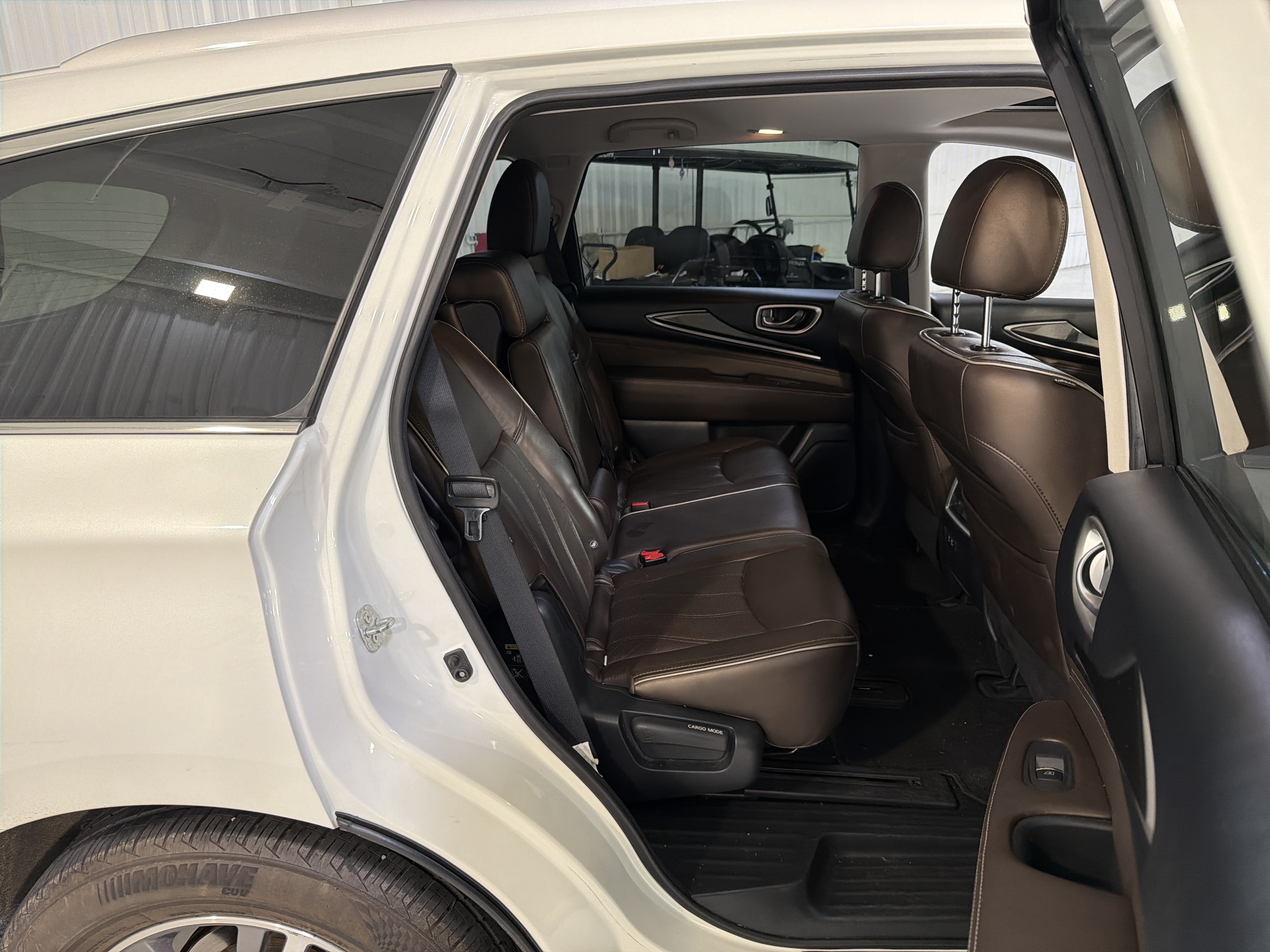 Used 2020 INFINITI QX60 Luxe w/ Essential Package FWD image 14