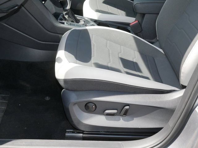 Certified 2025 Volkswagen Taos SE AWD/4WD image 14