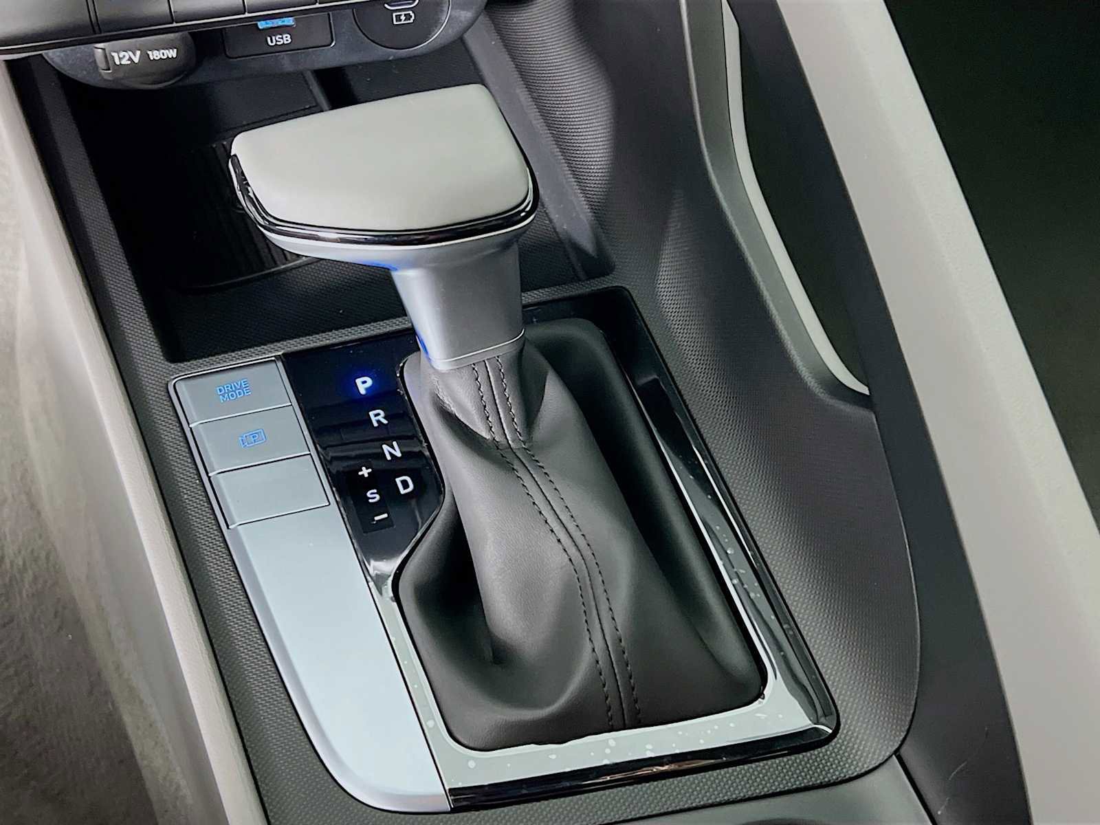 Certified 2025 Hyundai Elantra Sport image 11