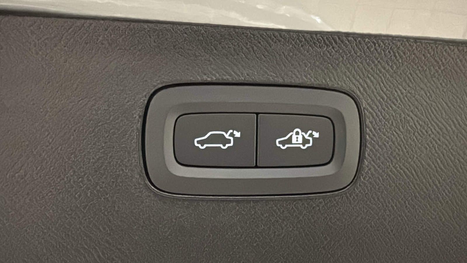 New 2026 Volvo XC90 B6 Plus w/ Protection Package Premier AWD/4WD image 31