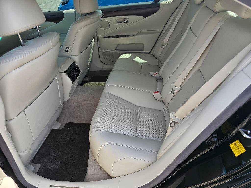 Used 2012 Lexus LS 460 AWD w/ Luxury Value Edition image 16