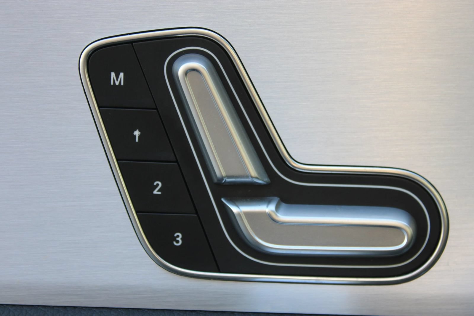Used 2021 Mercedes-Benz A 220 w/ Premium Package image 7