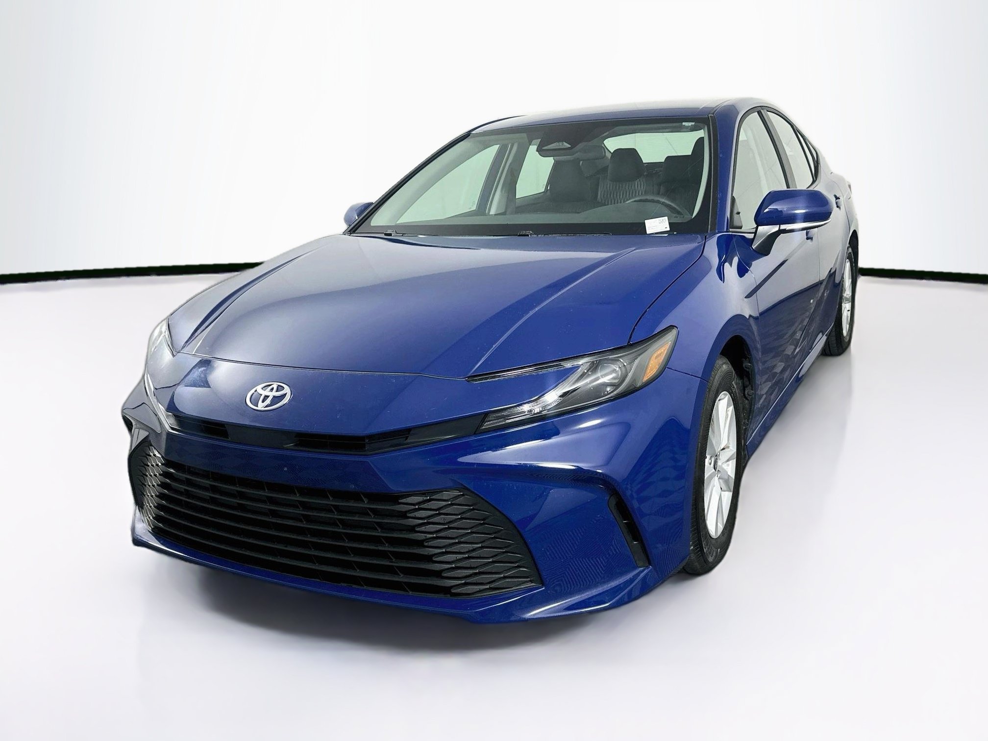 Used 2026 Toyota Camry LE FWD image 3