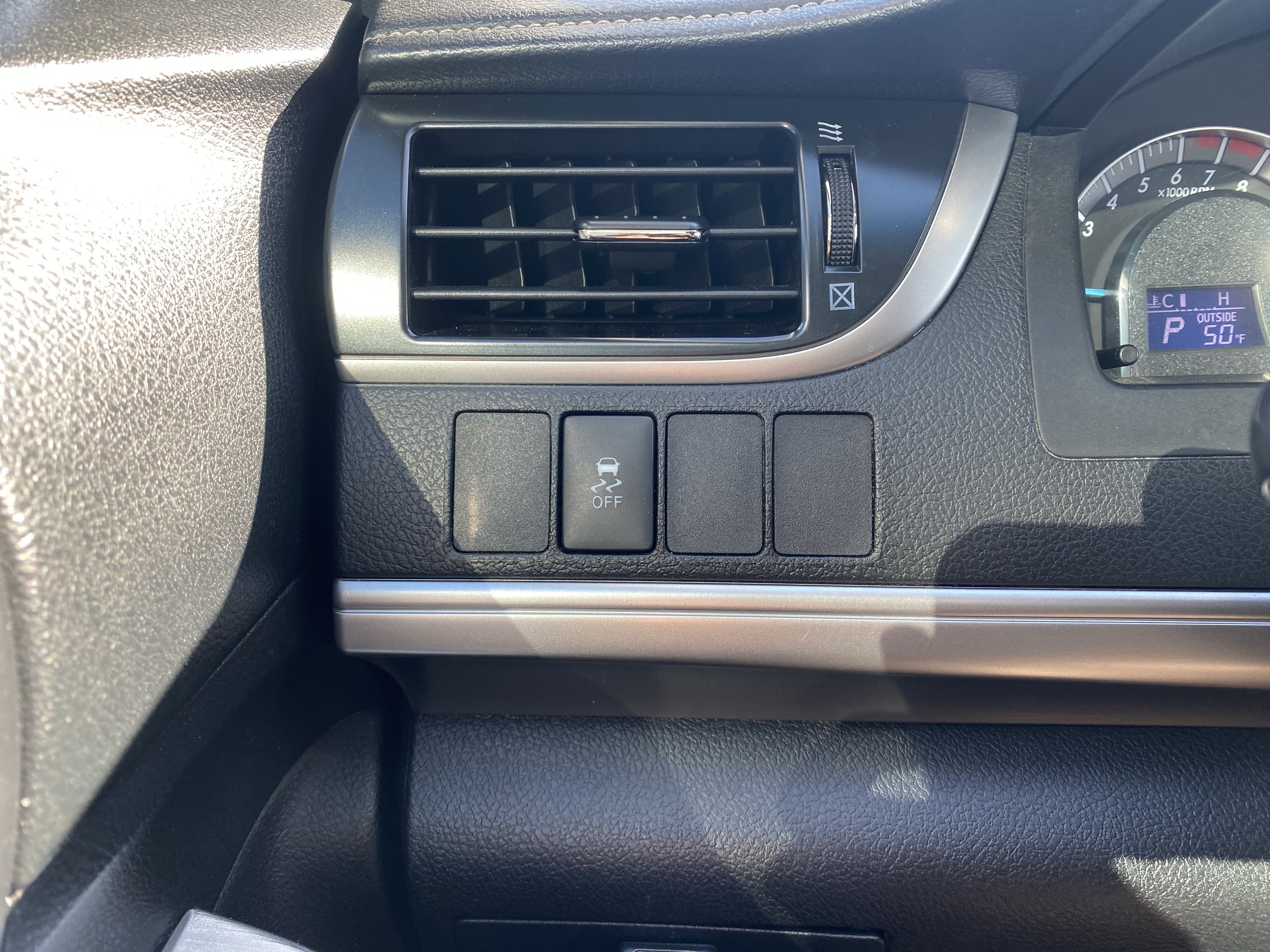 Used 2012 Toyota Camry SE image 16