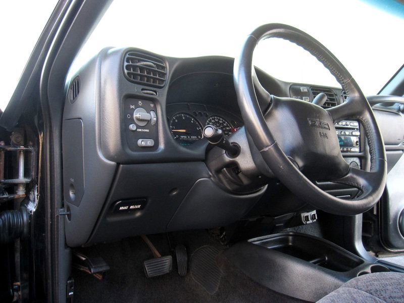 Used 2002 GMC Sonoma SLS w/ ZR5 Appearance Pkg image 19